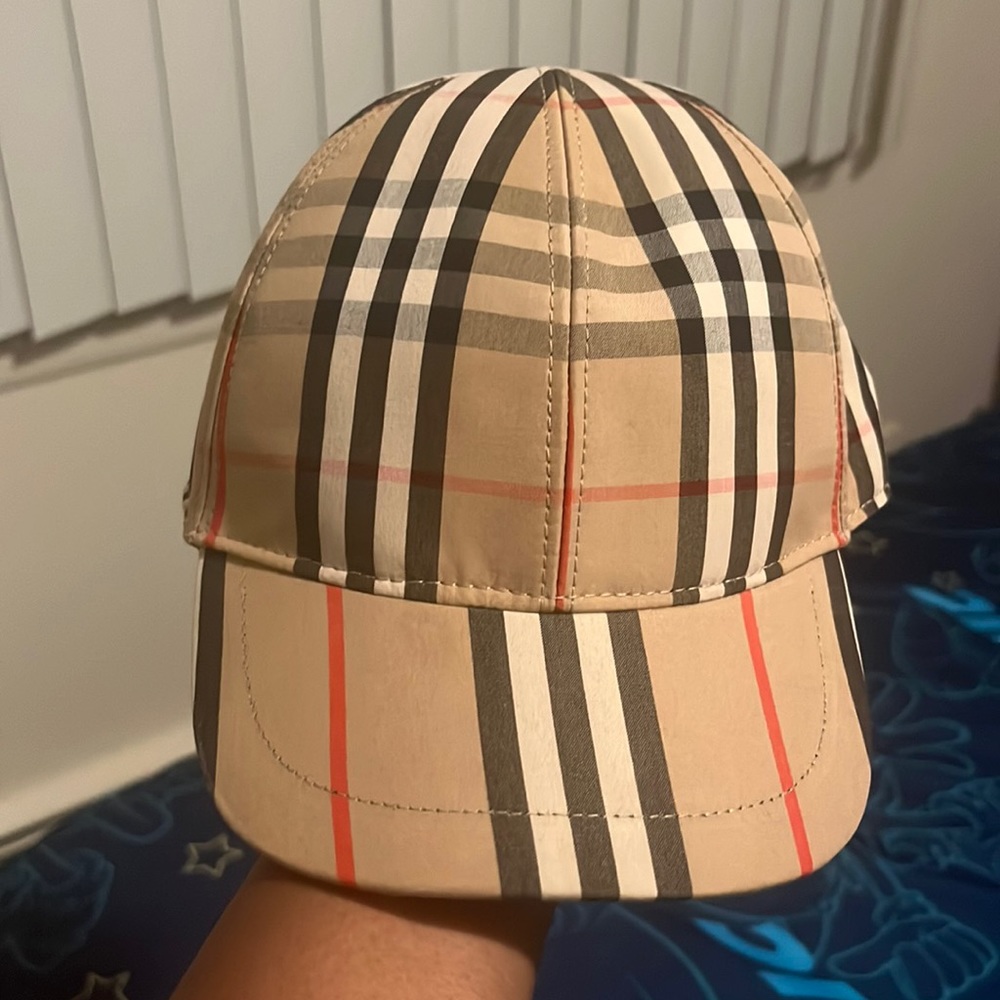 Burberry kid cap